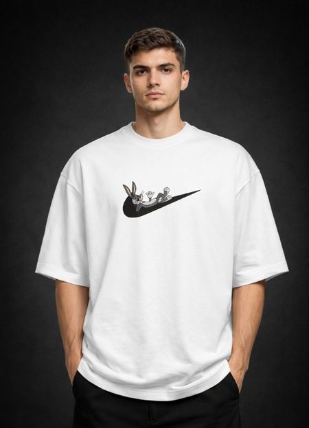 Koszulka Bugs Chill Swoosh – Cartoon Streetwear Vibe